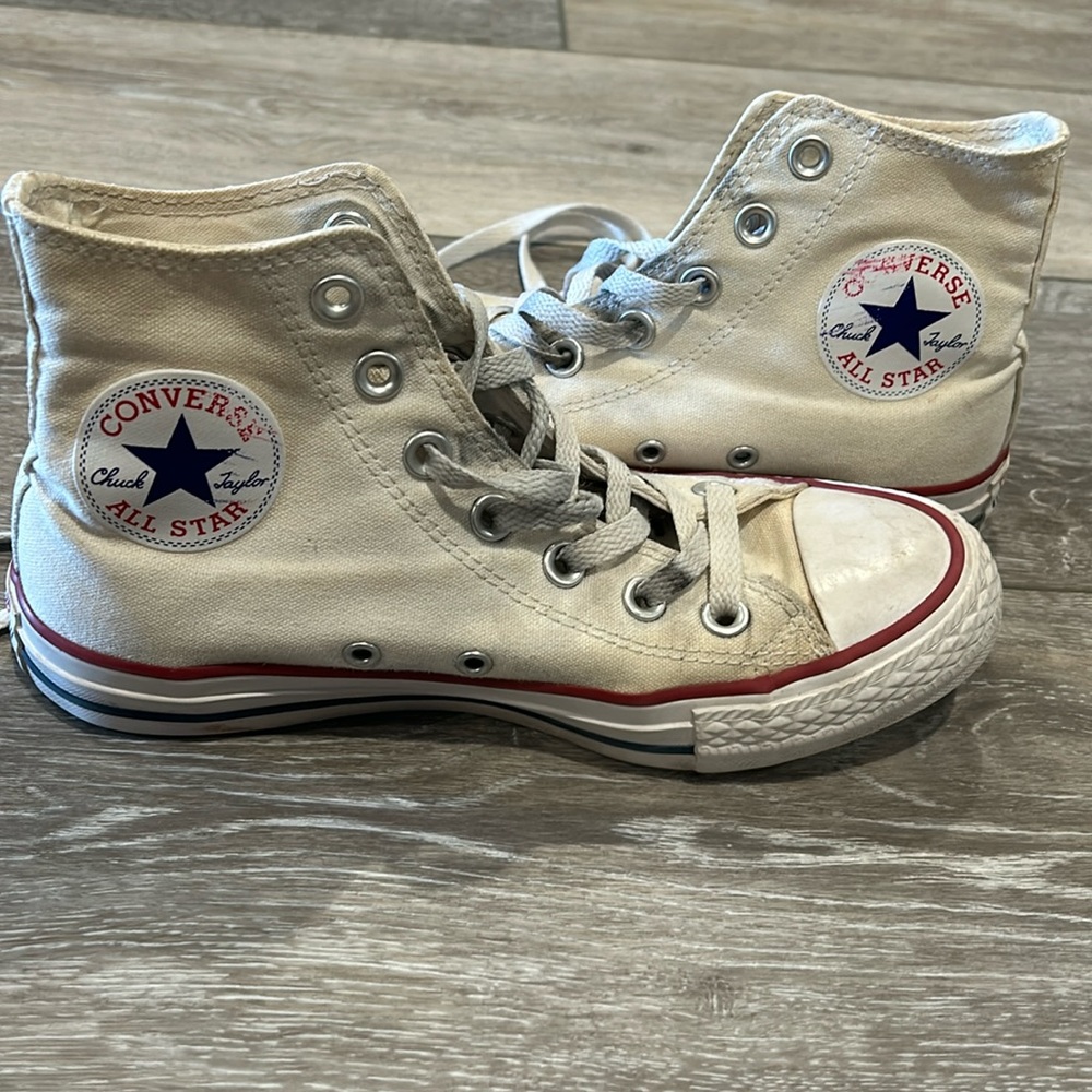 Converse high stop sneaker size 6 1/2
